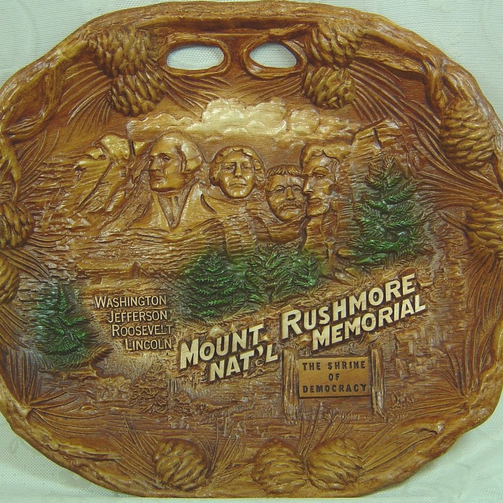 Vintage resin faux wood souvenir tray Mt. Rushmore National Memorial